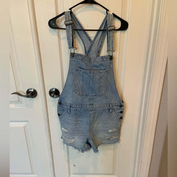 Abercrombie & Fitch Denim - Abercrombie and Fitch loose overalls size M